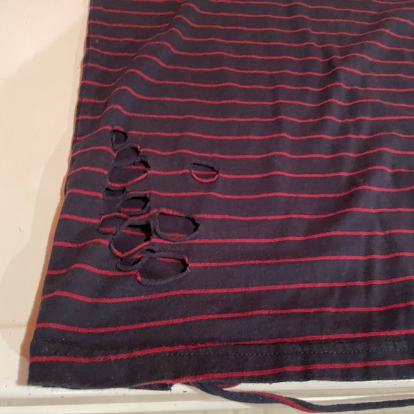 🇦🇺 🩸 Distressed DVNT Striped Tee Shirt Melbourne Blue Red Stripes 🇦🇺 - Picture 9 of 17
